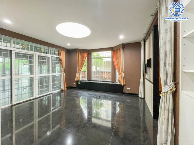 *****บ้านเดี่ยวมือสองนนทบุรี แบรนด์พฤกษา ม.ภัสสร7 รัตนาธิเบศร์ ถนนเมน! เนื้อที่ 60.1 ตร.ว. ฟังก์ชั่น 3 ห้องนอน 3 ห้องน้ำ ตกแต่ง Built-in ทั้งหลัง!  บนทำเลดีที่สุด ติดถนนใหญ่ เพียง 400 ม. จากรถไฟฟ้าสถานีบางพลู ใกล้เซ็นทรัลเวสต์เกต